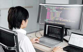 聊城 ,php声明和调用变量的符号是什么？